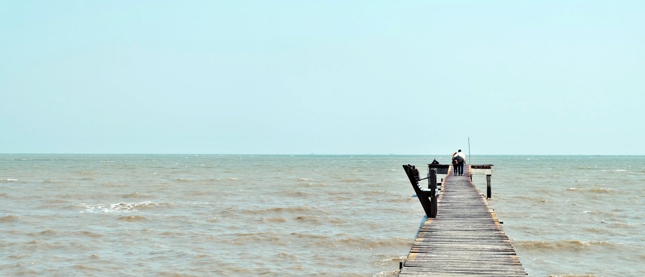 cover "Not just a restaurant, 'Khun Faa Lattawan' Bang Pu"