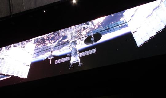 Cover Experience the "NASA" Kennedy Space Center....