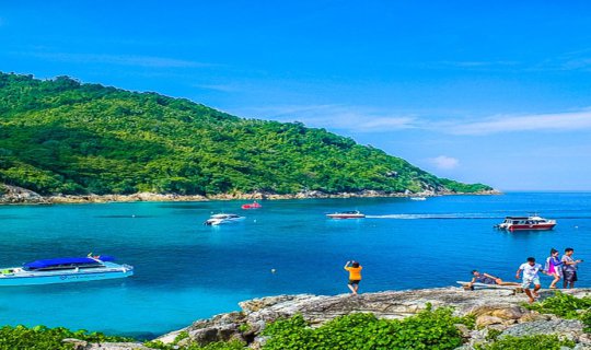 cover Island Hopping at Racha-Mai Thon Islands with Love Anadaman: A Trip Filled with Joy

This trip was nothing but pure joy!