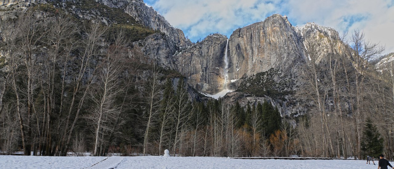 cover In America - Wandering for a Year... High Mountains, Snow-Covered White Winter @ Yosemite