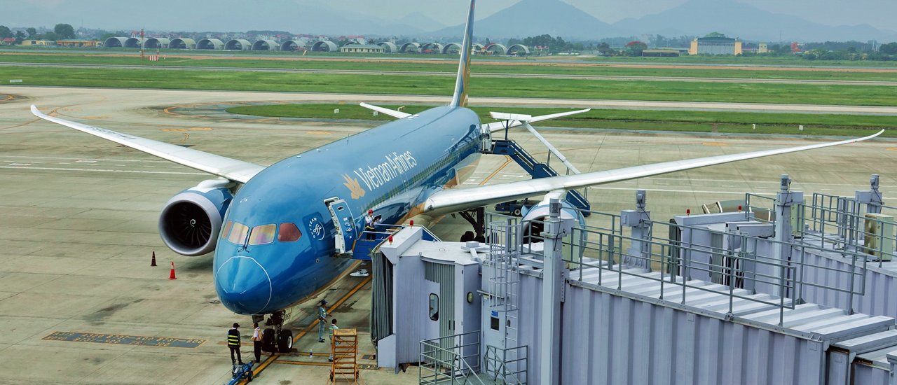 cover Vietnam Airlines BKK-NARITA Roundtrip Review: 8,165 Baht for Economy Class Full Service

This review covers a roundtrip flight from Bangkok (BKK) to Narita (NRT) on Vietnam Airlines in economy class, with a full-service experience for 8,165 Baht.