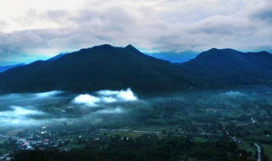 cover Chiang Khan - Phu Kradueng in the Drizzle .. Went and fell in love with  Le (3 days 2 nights)
