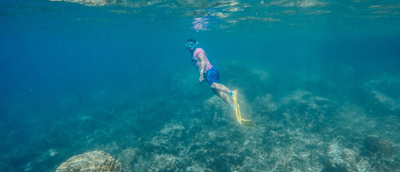 cover "4 days, 4 islands with 6,000 baht"