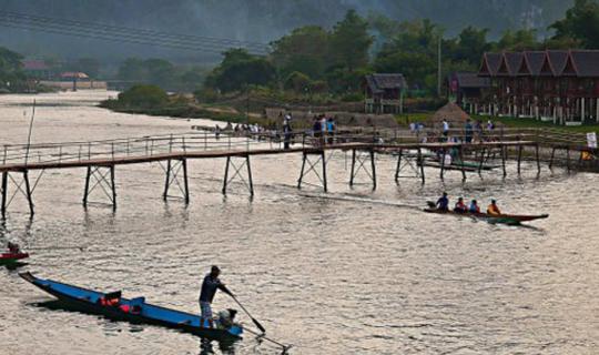 Cover Vang Vieng: My First Solo Trip Abroad, Following My Heart's Desire...