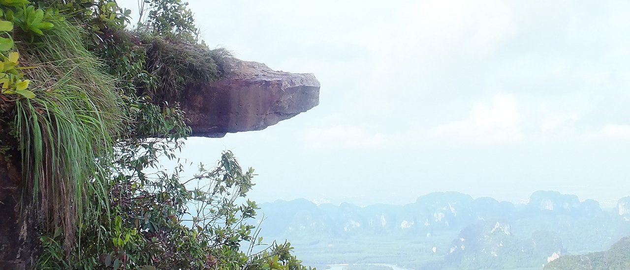 cover Visiting the Khao Hong Nak Viewpoint Solo