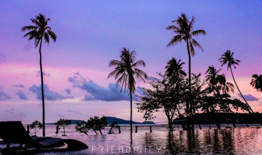 cover ★★★ Sail the luxurious HYPE...with your partner, friends...sleep in a Thai-style house at The Vijitt Resort ★★★