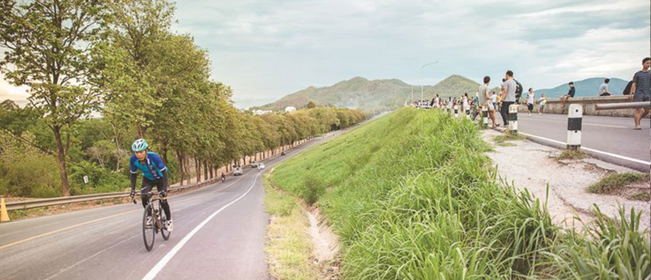 cover Bang Phra Reservoir: A Cyclist's Paradise for Finding Soulmates
The Bang Phra Reservoir is a haven for cyclists seeking like-minded companions.