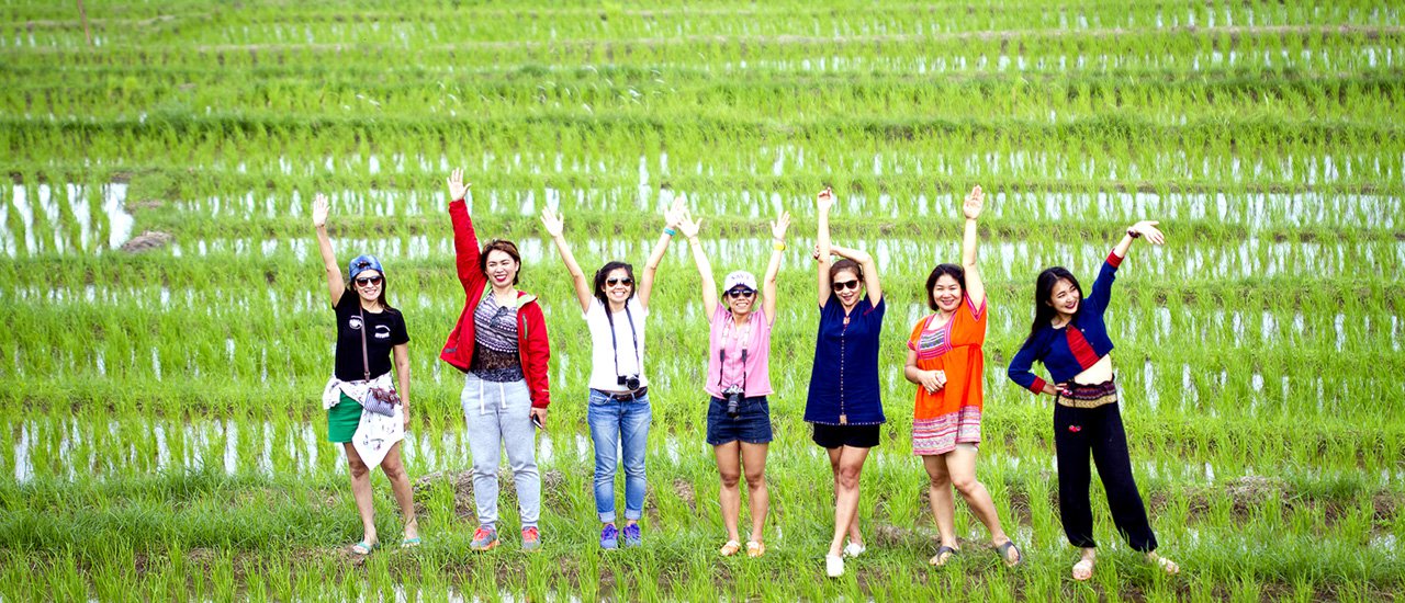 cover Enchanted by Mae Chaem, Chiang Mai
This phrase evokes a sense of wonder and enchantment experienced in Mae Chaem, a district in Chiang Mai, Thailand. It suggests that the speaker has been captivated by the beauty and charm of the area.