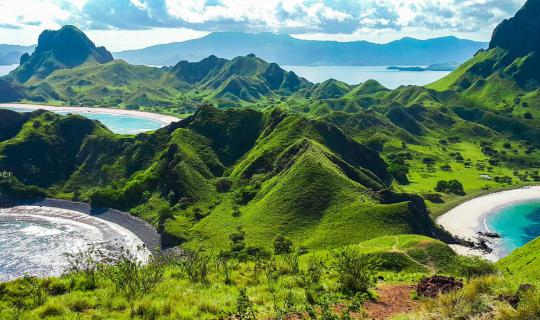 cover Once upon a time in Indonesia, Komodo, the land of the azure world, before the end of the journey, Kelimutu.