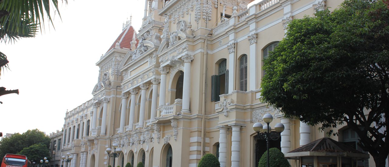 cover Xin Chao Saigon......A One Day Trip in Ho Chi Minh City, the Southern Vietnam