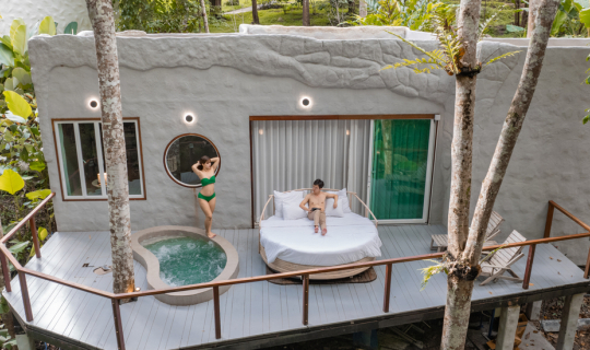 Cover เที่ยวแม่กำปอง 1 คืน นอนรีสอร์ทเตียงเลื่อนแห่งแรกในไทย...