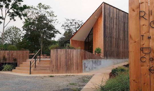 cover Is it Khao Yai again? No matter how many times I go, I never get tired of it. @ BL Cafe+Grill