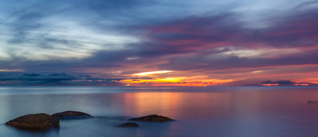 cover 600 Baht Getaway: One Night in Hua Hin, the City of Graffiti
This budget-friendly trip to Hua Hin, the city of graffiti, is perfect for those who want to enjoy the sound of the waves without breaking the bank.