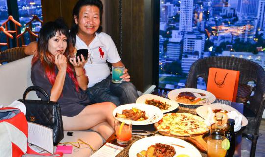 cover ..กิน-ดื่ม ไม่อั้นโปร Sky Dining ที่ห้องอาหาร Medinii ชั้น 35 ร.ร. The Continent Bangkok และมาวไม่ขับกับ แม่ประนอม จ้า