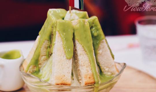 cover Princess-style cafe, perfect for photos, at Paseo Kanchanaphisek.