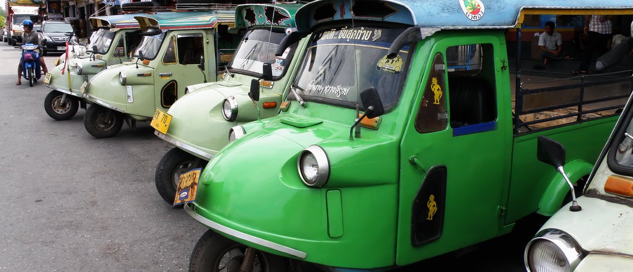 cover Let's take a ride on the frog-headed tuk-tuk.