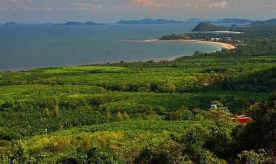 Cover A scenic stopover in Prachuap Khiri Khan, a tranquil encounter in Ch...