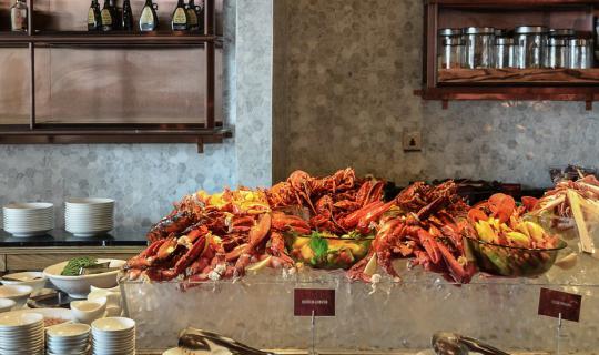 Cover Sparkling Sunday Brunch at Scalini, Hilton Sukhumvit: A Premium Lobs...