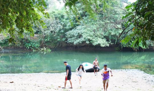 Cover 2 Days 1 Night Trip to Kaeng Krachan + Chong Hua Man Project on a Bu...