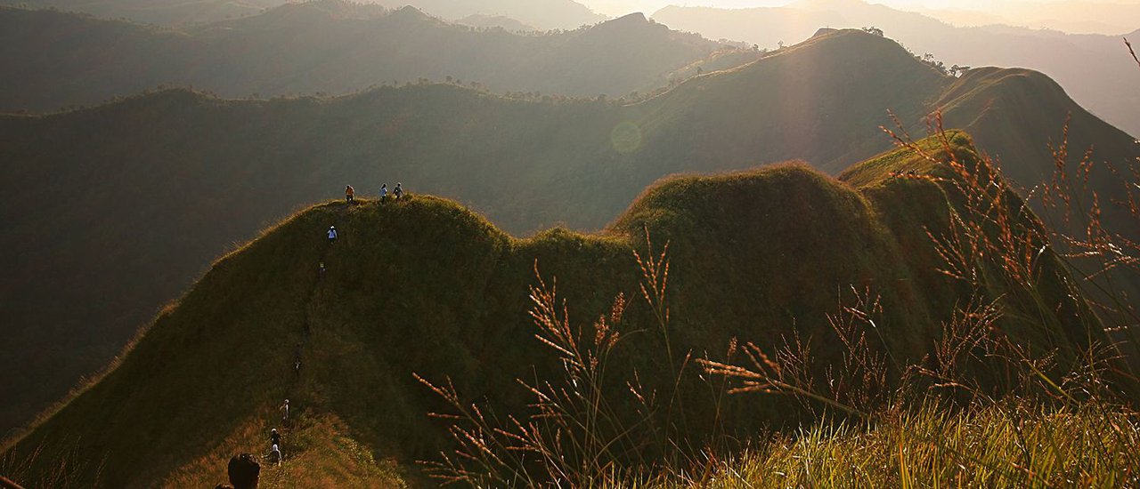 cover "Book quickly, be brave, and be ready to explore (Khao Chang Puak)"