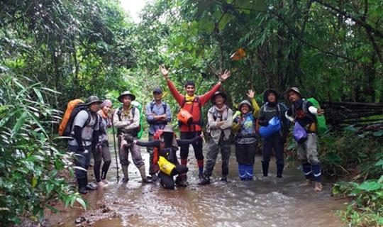 Cover From Pitukrok, ascend 1600 meters to Doi Huamod in Umphang. Raft dow...