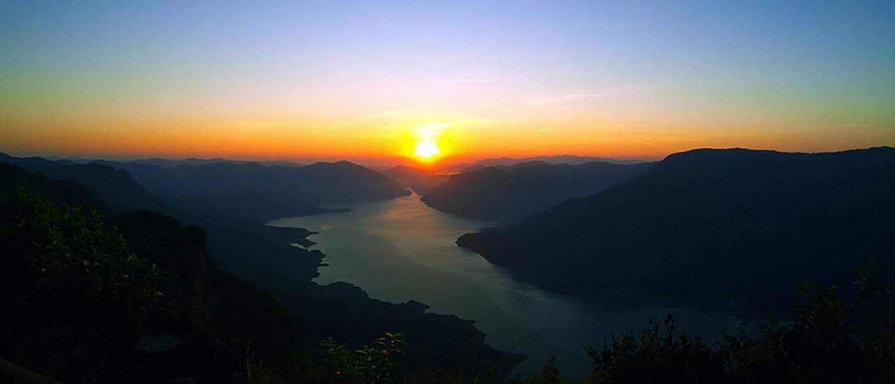 cover Unseen Thailand: Pha Daeng Luang Viewpoint, Mae Ping National Park