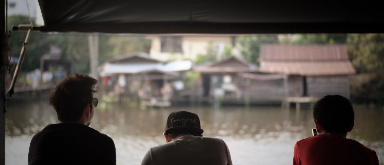 cover "A Day by the River with a Coffee Shop... 'Alm Dee' (A Riverside Cafe Just a Stone's Throw from Bangkok)"