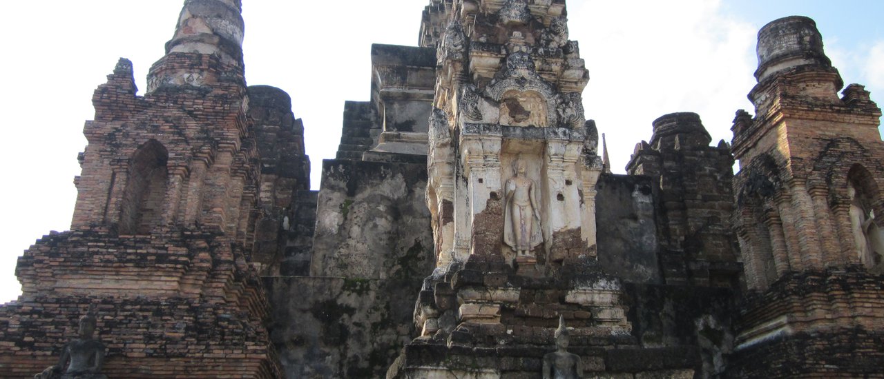 cover Sukhothai: Dawn of Happiness, Explore the Historical Park
Sukhothai, the "Dawn of Happiness," invites you to explore its captivating Historical Park.