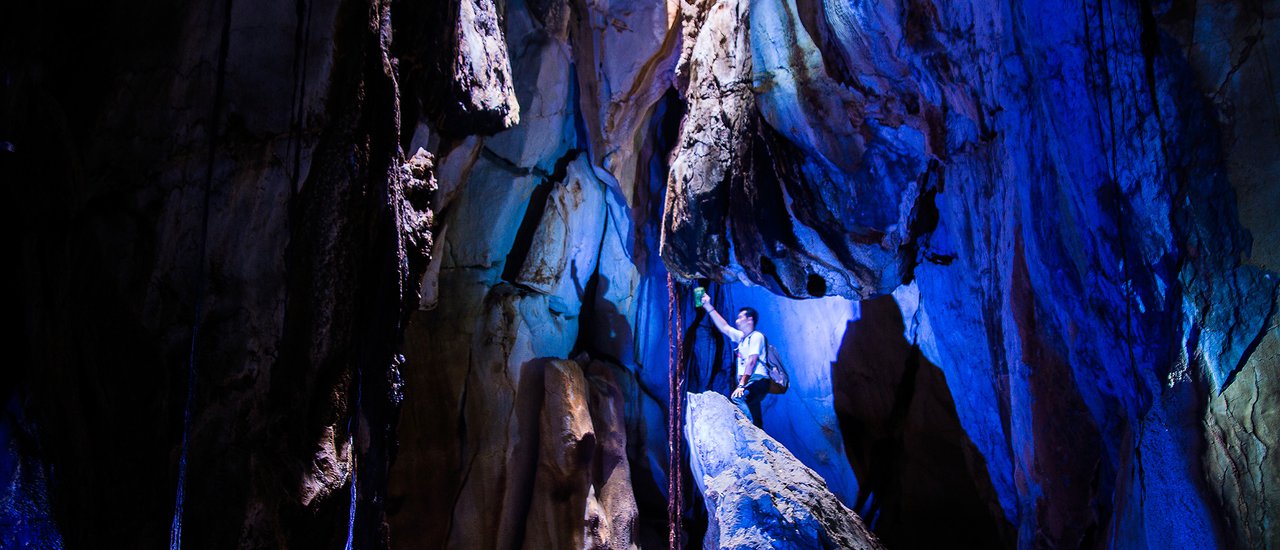 cover To witness true beauty, one must sometimes venture beyond the ordinary.This is exemplified by the Tham Thewa Phithak Cavein Lopburi Province, Thailand.