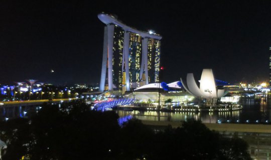 cover Leisure in Singapore: Contrasting The Ritz-Carlton and V Lavender Hotel