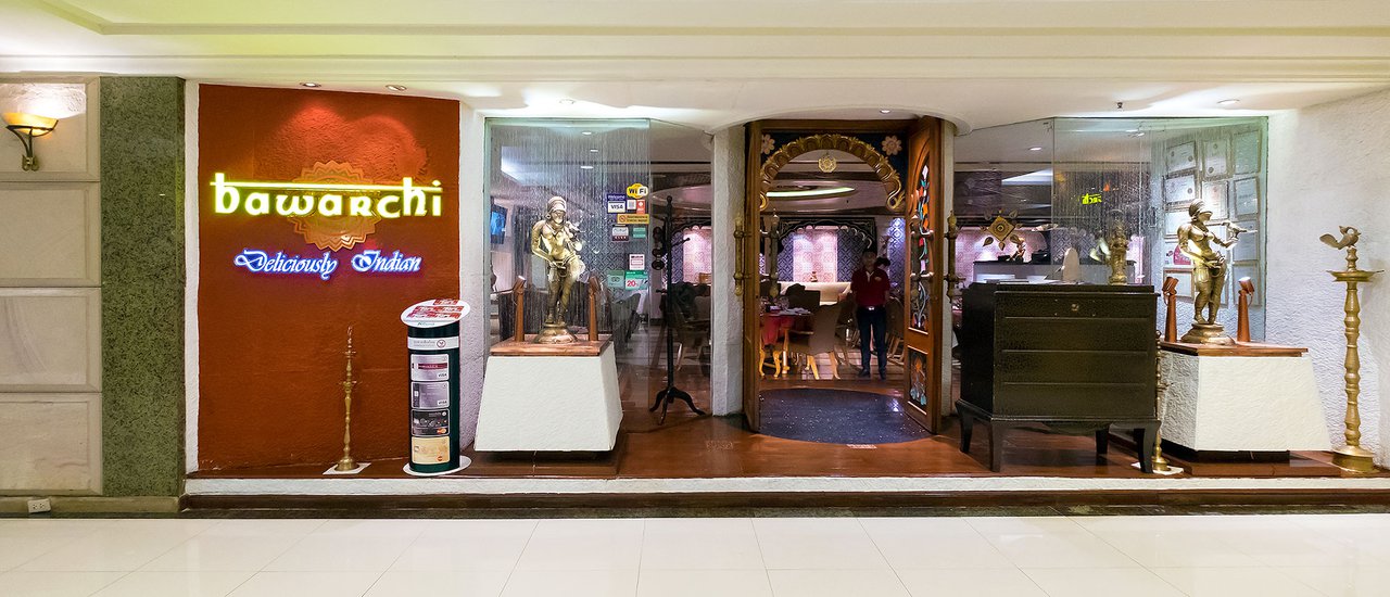 cover Bawarchi: An old-established Indian restaurant with easily accessible flavors that are truly impressive.