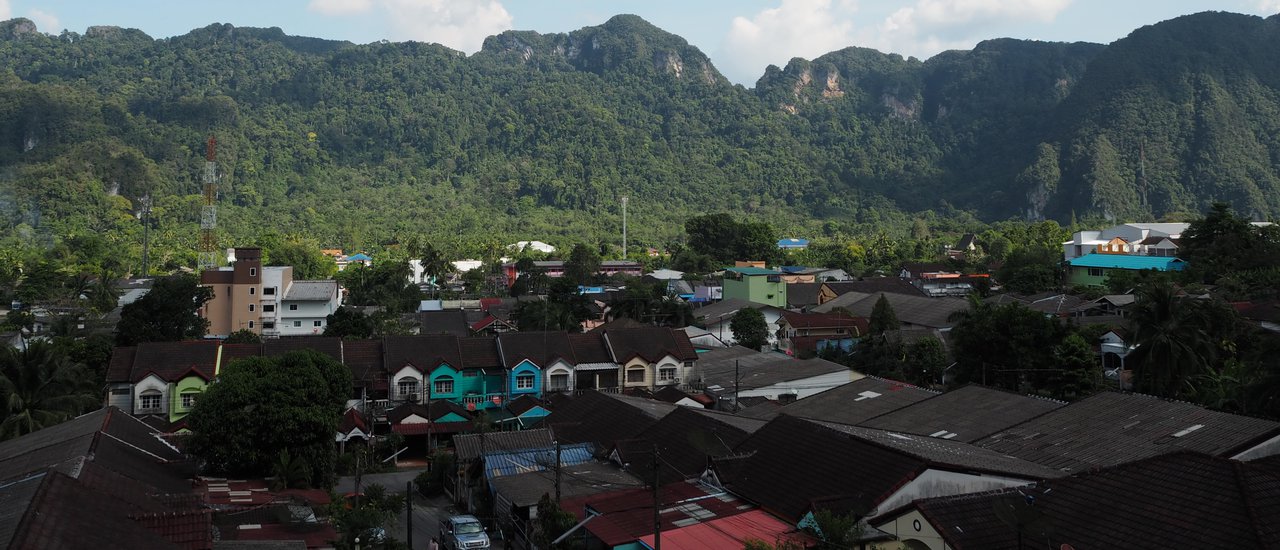 cover Phang Nga Episode 3 : The rainy day at Tham Sam Rock Art in Phang Nga