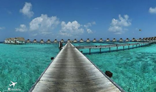 Cover Video Clip: Summer Holidays in the Maldives...