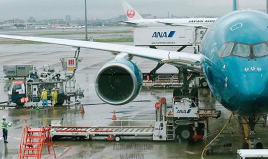 Cover Vietnam Airlines Review 2017: Bangkok-Hanoi-Tokyo (Haneda) - Sleepin...