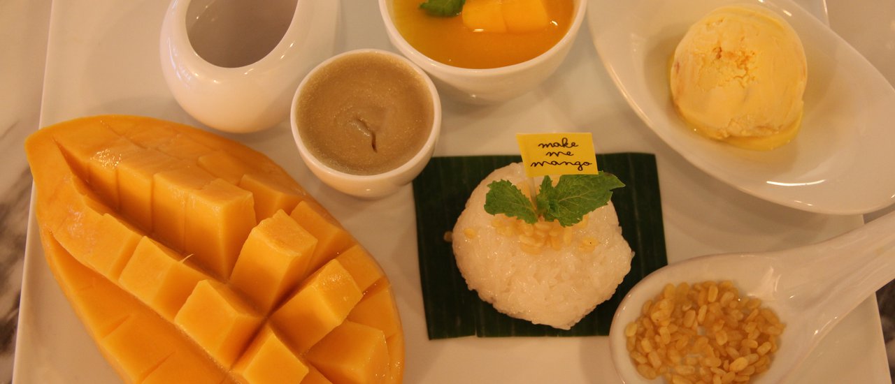 cover Love Me Love Mango @ "Make Me Mango"
English:"If you love me, then you must also love mangoes. This is the message conveyed by the phrase 'Love Me Love Mango' at the 'Make Me Mango' event."