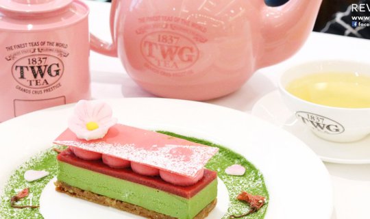 cover Enjoy a fragrant cup of tea and delicious food while enjoying special promotions. Sakura mousse cake and Sakura tea at TWG Tea Siam Paragon.