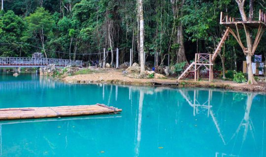 Cover Vang Vieng, a super chill city with million-dollar views, costs a hu...