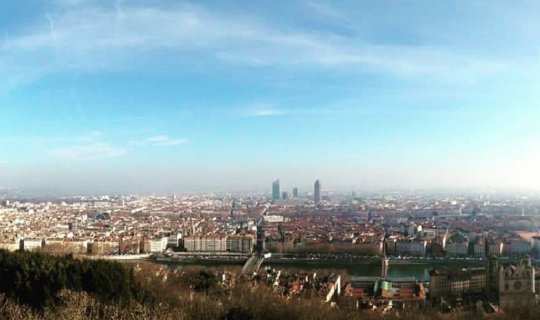 Cover Where is the horizon? Oh, there it is at "Lyon"....