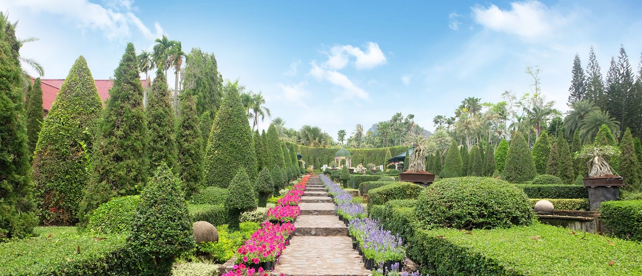 cover Découvrez la beauté du jardin thaïlandais classé parmi les 10 plus beaux jardins du monde ! Situé près de Pattaya.