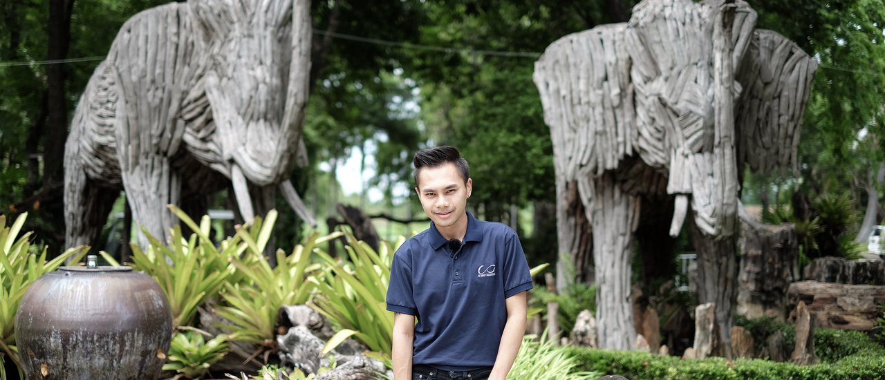 cover Admire the beauty of the thousands of wooden works at Woodland Muangmai in Nakhon Pathom Province.