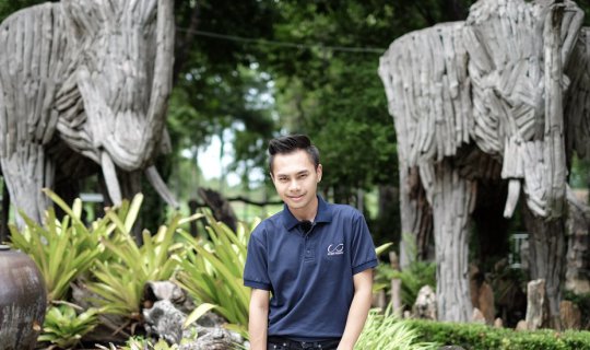 cover Admire the beauty of the thousands of wooden works at Woodland Muangmai in Nakhon Pathom Province.