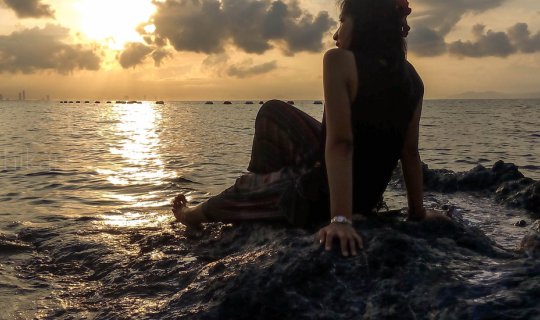 cover Koh Lan, Koh Lan, Koh Lan - Chonburi, a place that truly warms the heart. Let's go to the beach! 🏝️ 🏖️