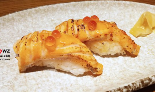 Cover ZEN @ Siam Center [Salmon Aburi Sushi 2 pieces for 19 baht]...