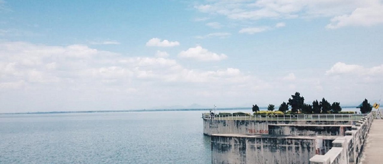 cover Lost and ended up at the "Pa Sak Cholasit Dam Sunflower Field, Lopburi Province"