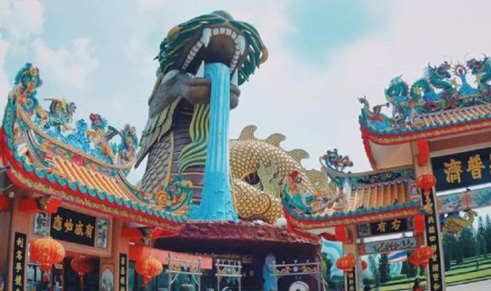 cover A Day Trip on a Songthaew Around Suphan Buri