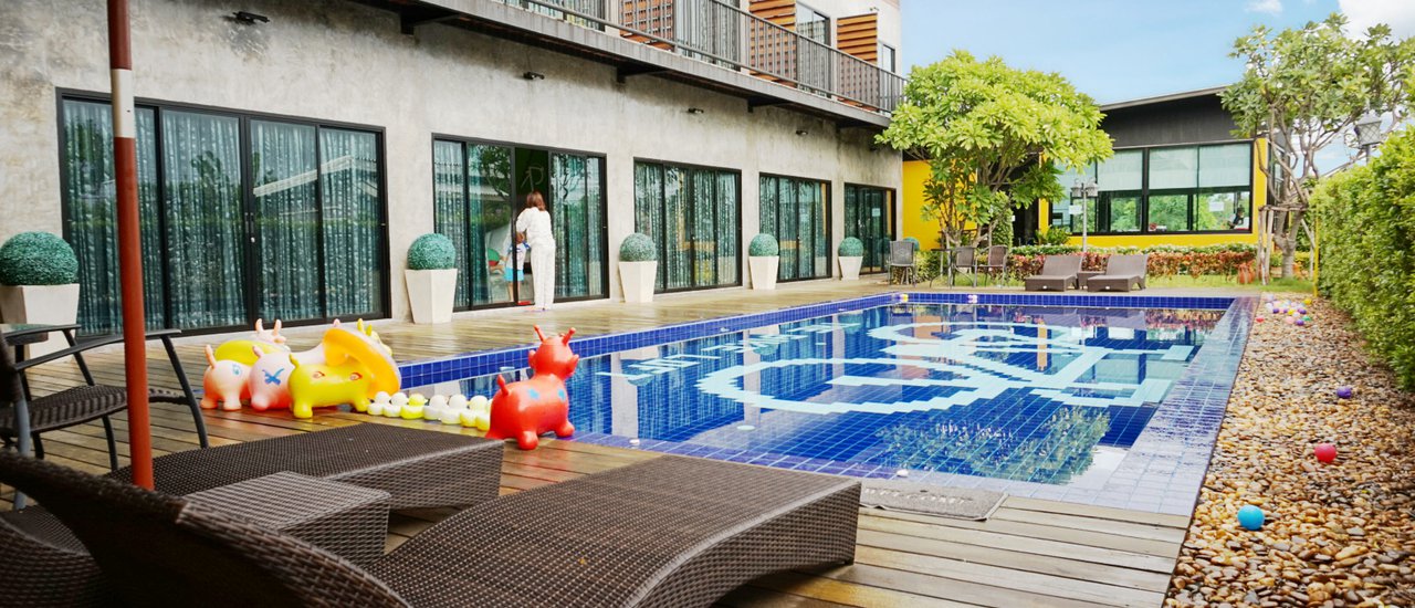 cover Taking Mom Traveling to【Huahin】