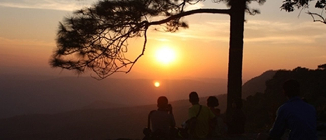 cover (A once-in-a-lifetime capture: Conquering Phu Kradueng, a natural wonder and close-ups)
