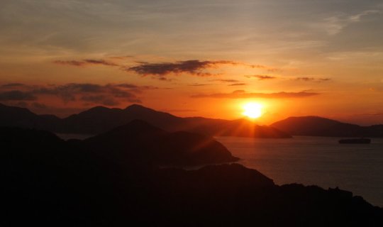 cover Chasing the Sunrise at Sok Kwu Wan, Lamma, Hong Kong