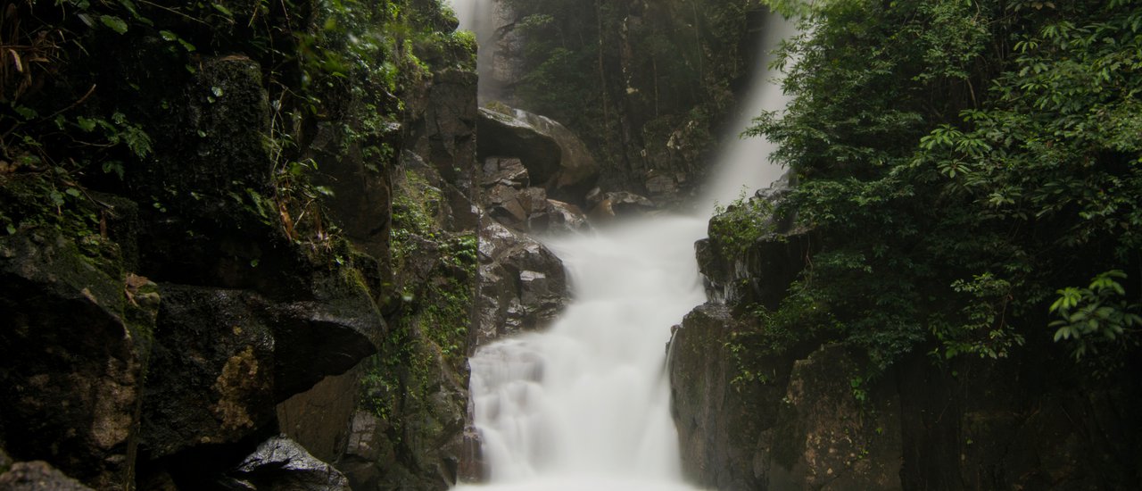 cover Waterfall Pliu: Crystal-clear, Refreshing Water, A Delight for Body and Soul.