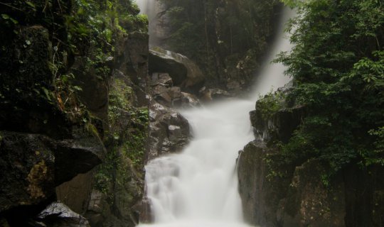 cover Waterfall Pliu: Crystal-clear, Refreshing Water, A Delight for Body and Soul.